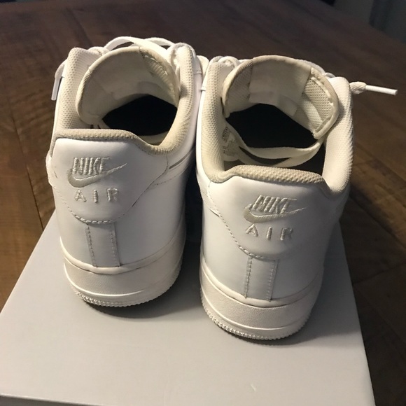 Men’s Nike Air Force 1 - Picture 3 of 5